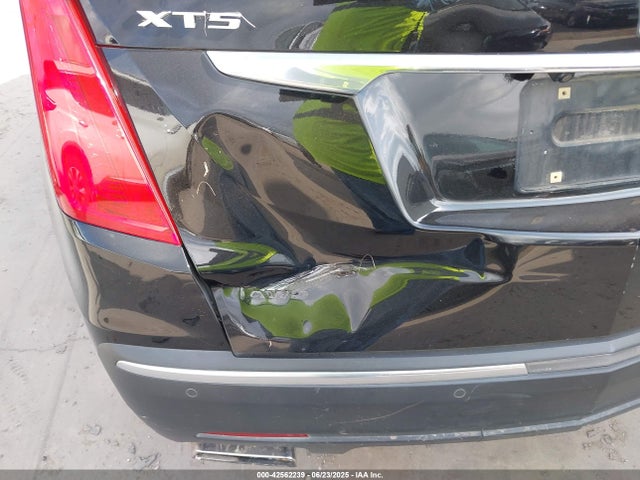 2018 CADILLAC XT5 1GYKNFRS4JZ177059 Photo 5