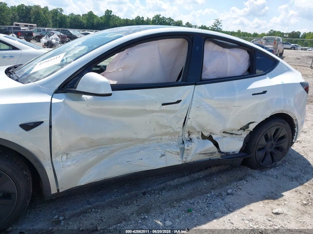 2025 TESLA MODEL Y 7SAYGDED7SA370741 Photo 5