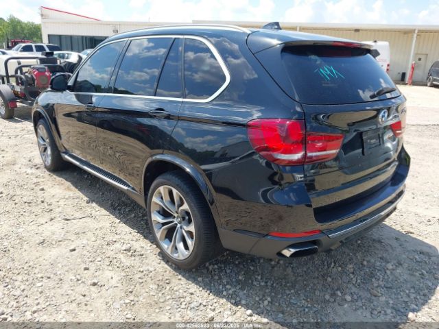 2016 BMW X5 5UXKR6C56G0J83213 Photo 2