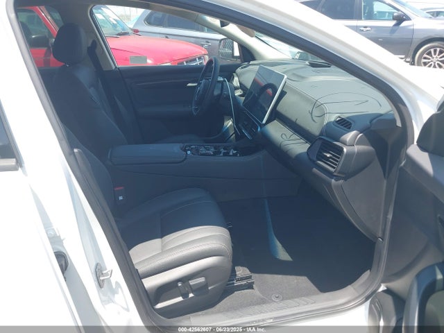 Vinfast Vf 8 2024 RLLV1AEB7RH004473 Image 5
