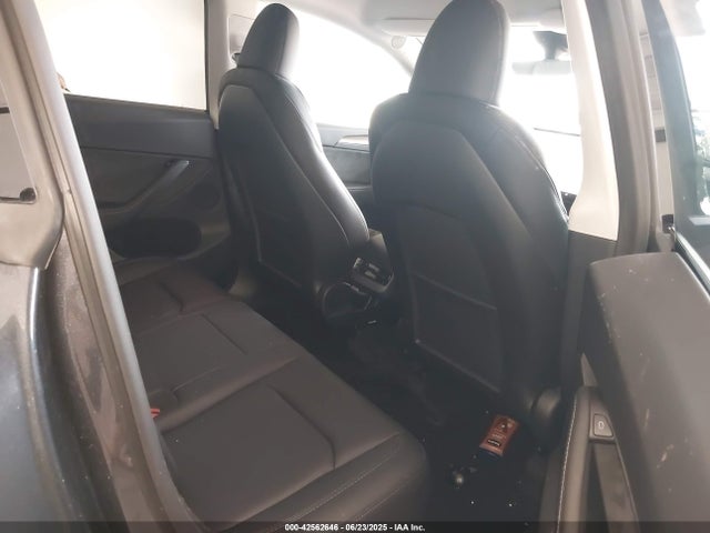 2025 TESLA MODEL Y 7SAYGDED1SF271657 Photo 7