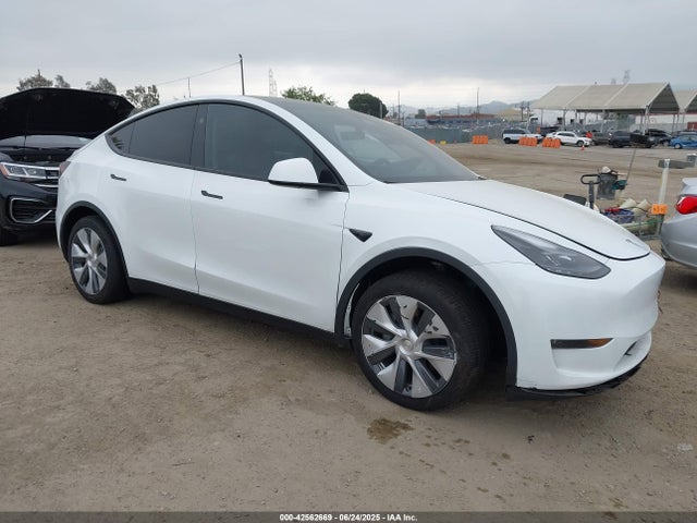 2024 TESLA MODEL Y 7SAYGDEE3RA256206 Photo 0
