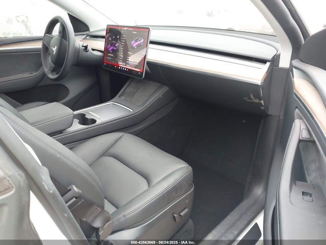 2024 TESLA MODEL Y 7SAYGDEE3RA256206 Photo 4