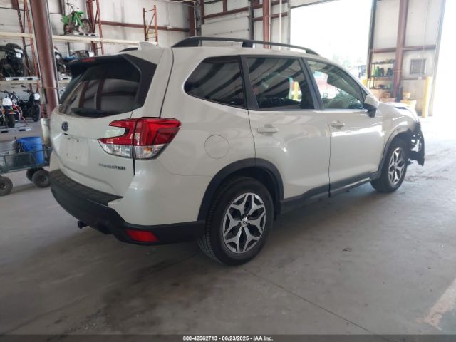 2019 SUBARU FORESTER JF2SKAEC1KH555444 Photo 3