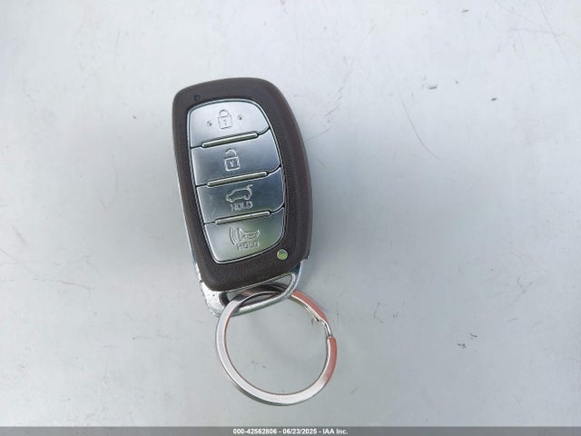 KMHC65LC0KU180280 Hyundai Ioniq