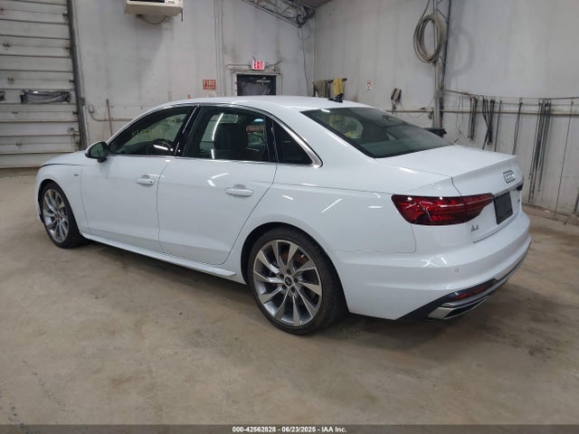 2021 AUDI A4 WAUEAAF4XMN011578 Photo 2
