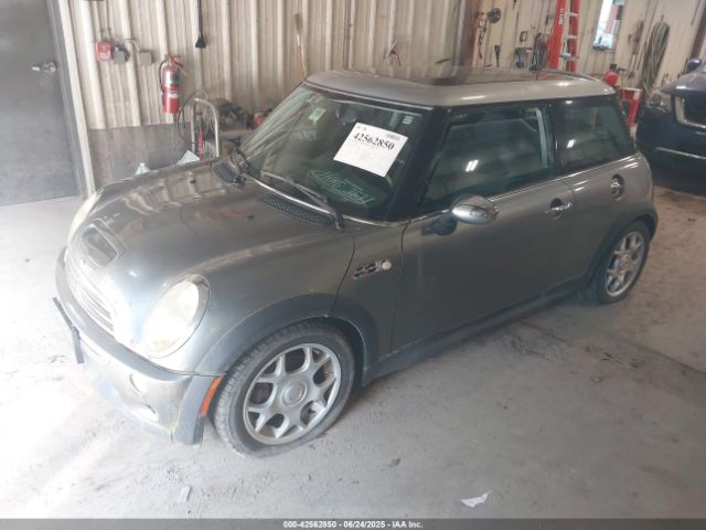 2006 MINI COOPER S WMWRE33526TN25776 Photo 1