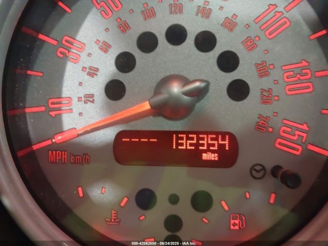 2006 MINI COOPER S WMWRE33526TN25776 Photo 6