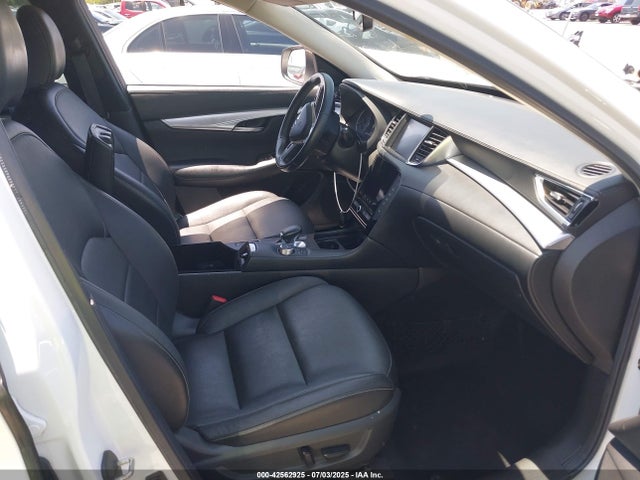 3PCAJ5M10KF124601 Infiniti QX50