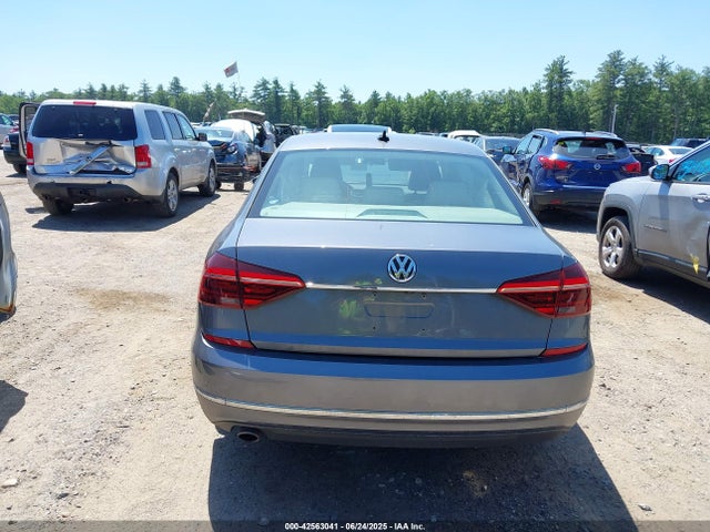 Volkswagen 1.8 tsi 2017 1VWBT7A32HC063447 Image 17