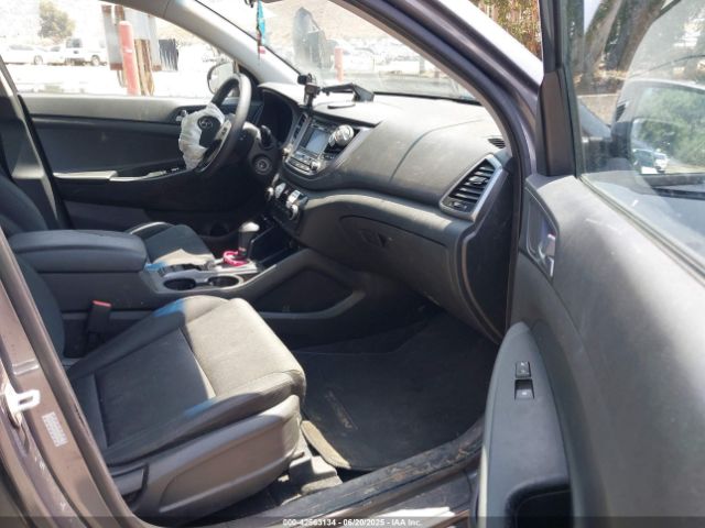 KM8J33A46GU027300 Hyundai 2016