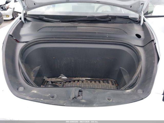 2021 TESLA MODEL Y 5YJYGDEE1MF152256 Photo 9