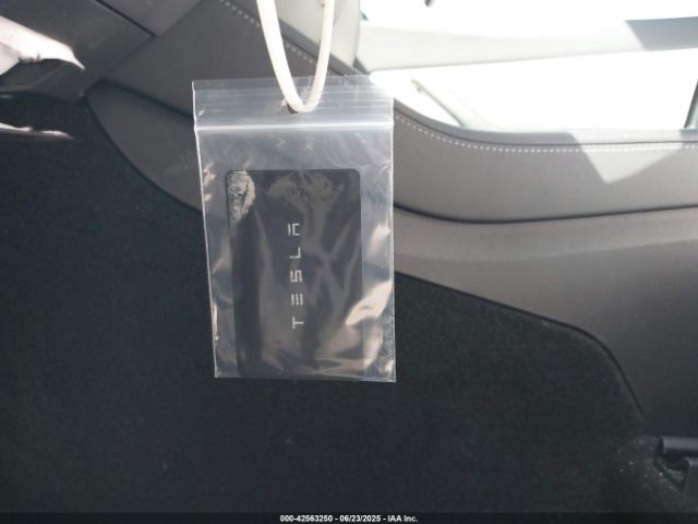 2021 TESLA MODEL Y 5YJYGDEE1MF152256 Photo 10