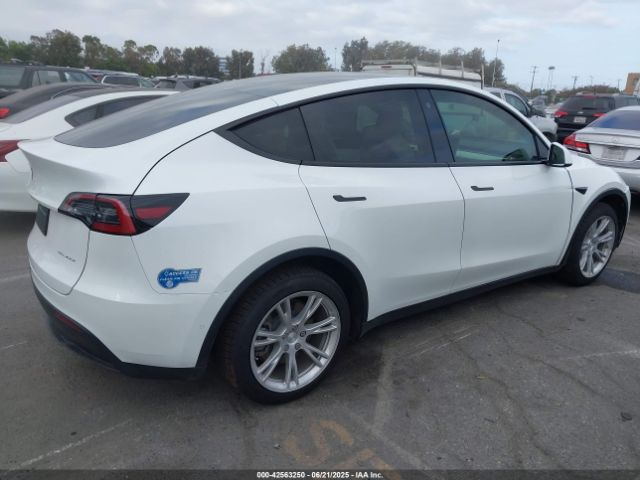 2021 TESLA MODEL Y 5YJYGDEE1MF152256 Photo 3