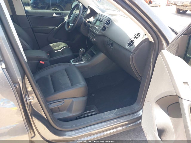 WVGBV7AX9GW609072 Volkswagen Tiguan