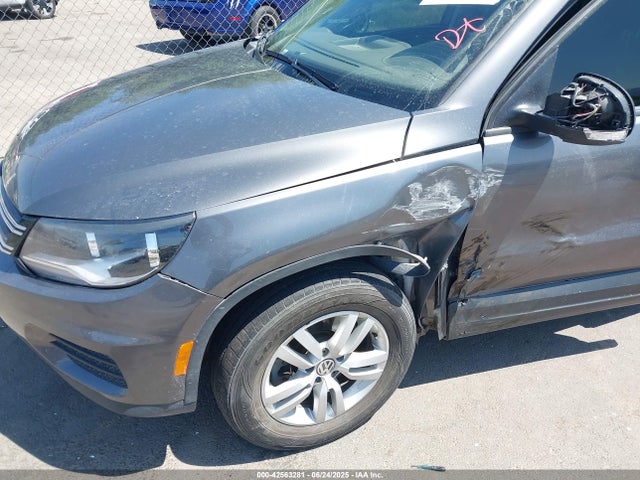 WVGBV7AX9GW609072 Volkswagen Tiguan