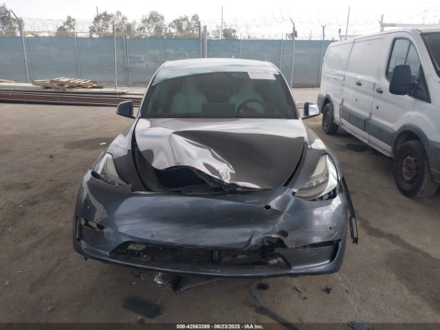 5YJYGDED6MF103805 Tesla Model Y