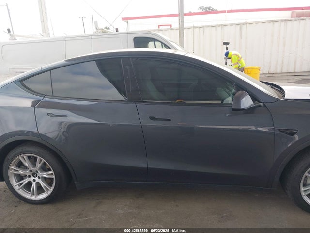 5YJYGDED6MF103805 Tesla Model Y