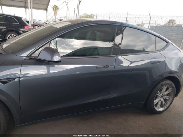 5YJYGDED6MF103805 Tesla Model Y