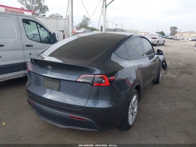 2021 TESLA MODEL Y 5YJYGDED6MF103805 Photo 3