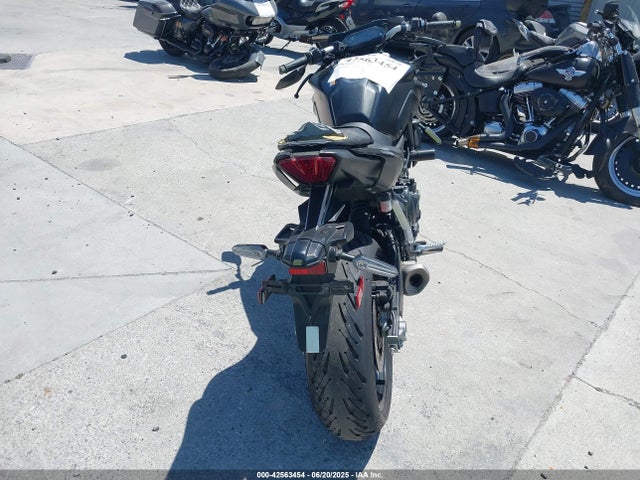 JYARM32Y8NA000955 Yamaha Mtn690 (mt-07)
