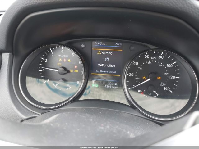 JN8AT2MT3KW257086 Nissan 2019