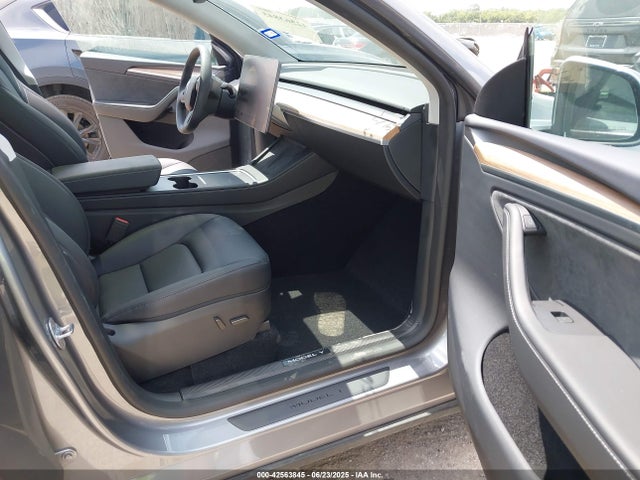 7SAYGDED6RA326837 Tesla 2024