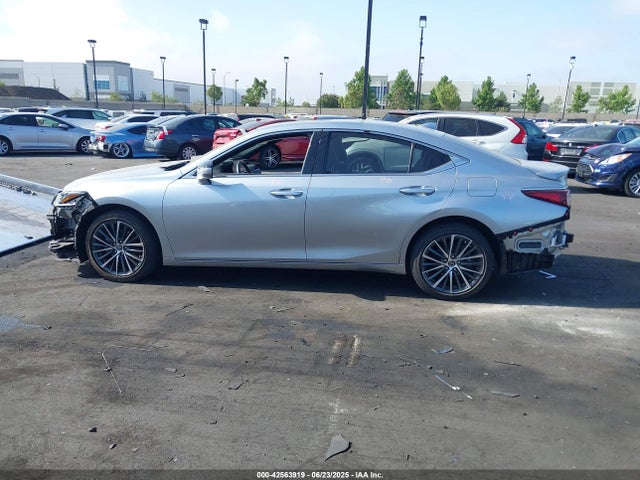 58ADA1C14PU030909 Lexus a25a-fxs, 3nm