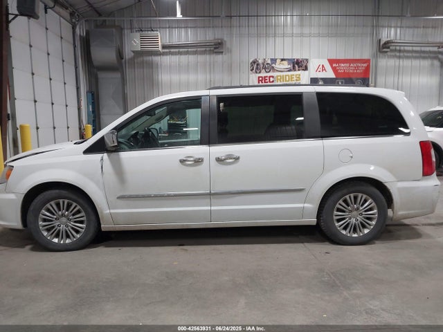 2C4RC1CG7GR138454 Chrysler Town and Country