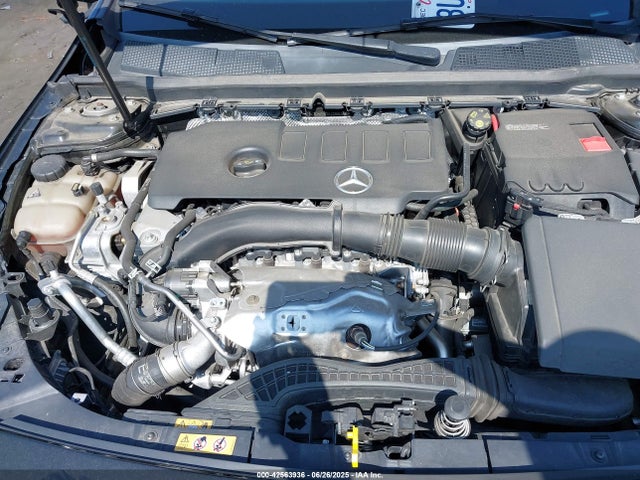 W1K3G4EB0MJ266148 Mercedes-Benz m260