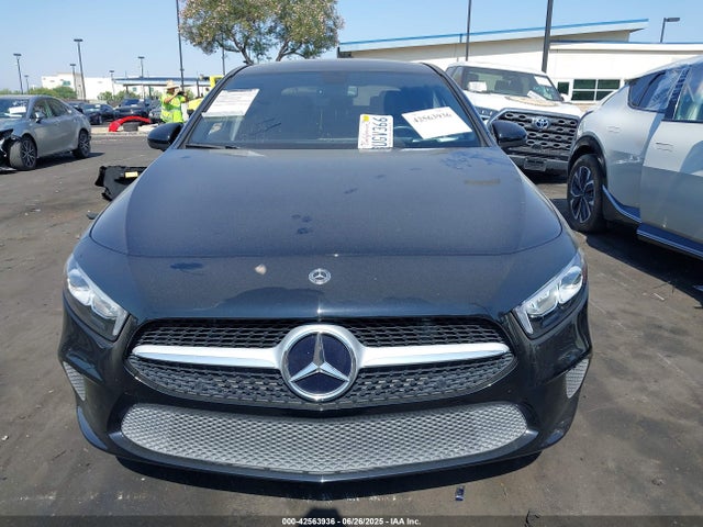 W1K3G4EB0MJ266148 Mercedes-Benz m260