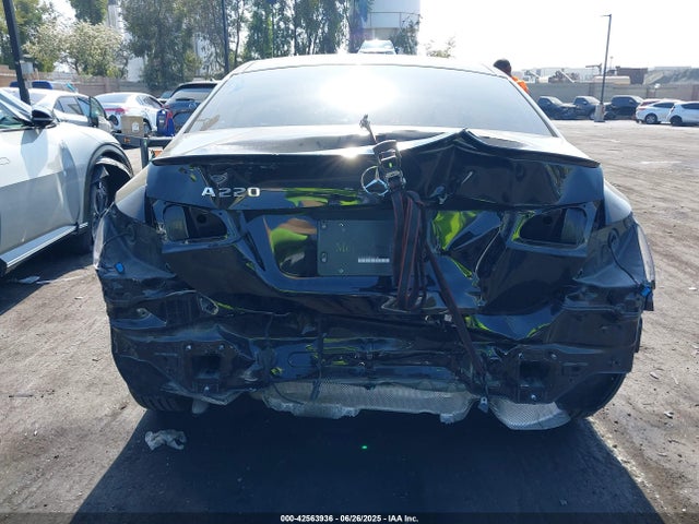 W1K3G4EB0MJ266148 Mercedes-Benz m260
