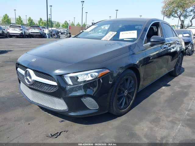W1K3G4EB0MJ266148 Mercedes-Benz m260