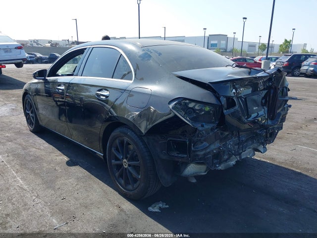 W1K3G4EB0MJ266148 Mercedes-Benz m260