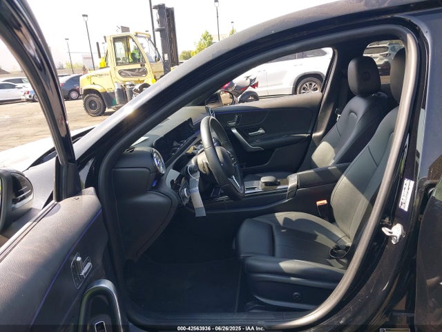 W1K3G4EB0MJ266148 Mercedes-Benz m260