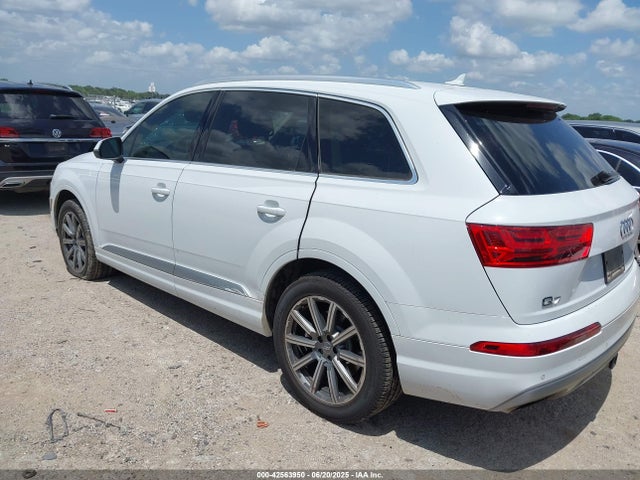 2019 AUDI Q7 WA1LHAF79KD025758 Photo 2