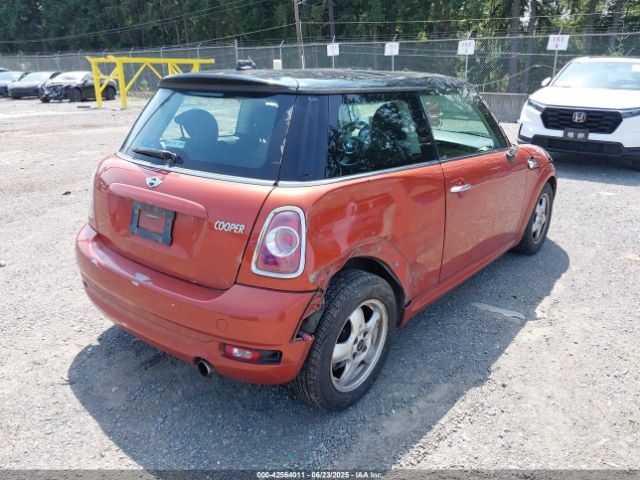 2011 MINI COOPER WMWSU3C55BT181956 Photo 3
