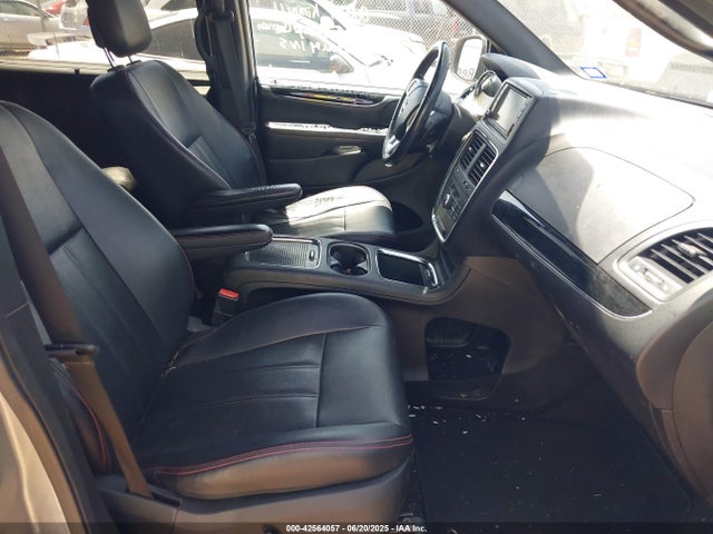2C4RDGEG8JR222464 Dodge Grand Caravan