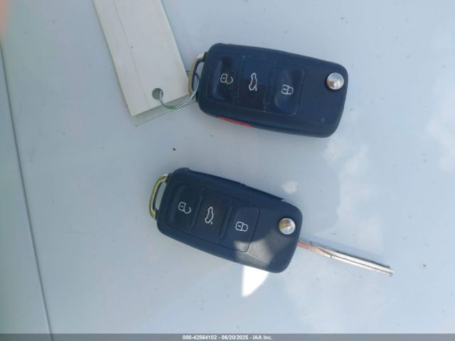 1VWBS7A35EC098479 Volkswagen Passat