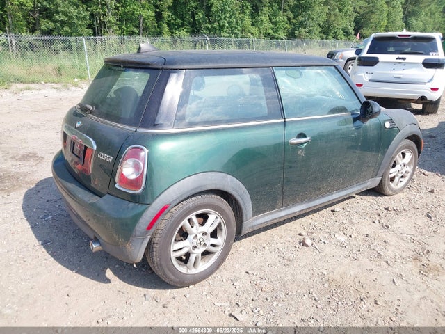 2011 MINI COOPER WMWSU3C53BT183060 Photo 3
