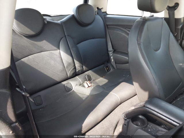 2011 MINI COOPER WMWSU3C53BT183060 Photo 7