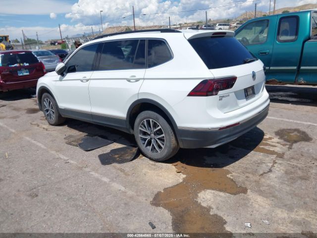 2018 VOLKSWAGEN TIGUAN 3VV2B7AX7JM138559 Photo 2