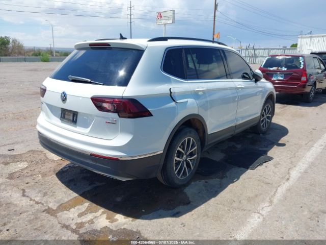 2018 VOLKSWAGEN TIGUAN 3VV2B7AX7JM138559 Photo 3