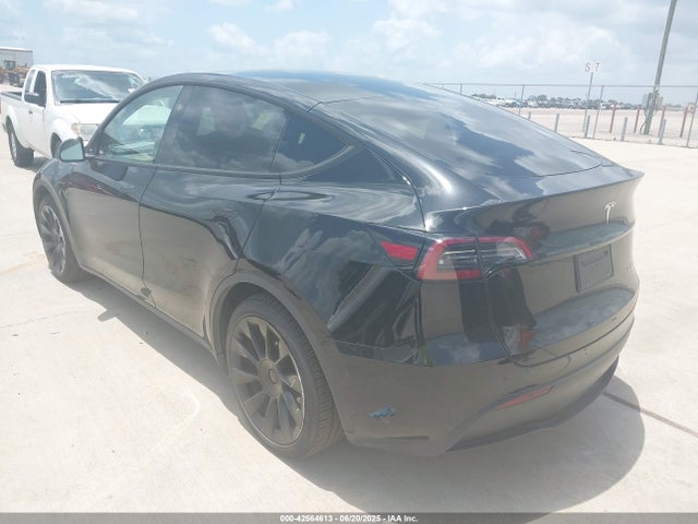 2024 TESLA MODEL Y 7SAYGAEE1RF168188 Photo 2