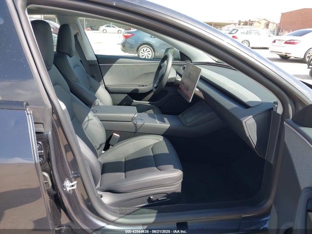 2025 TESLA MODEL 3 5YJ3E1EA8SF978613 Photo 4