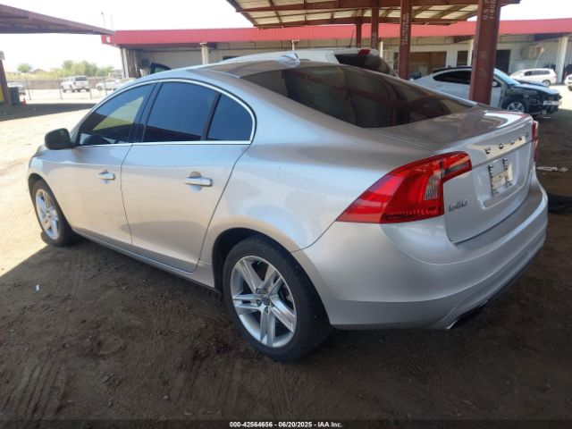 2015 VOLVO S60 YV126MFD2F2311235 Photo 2
