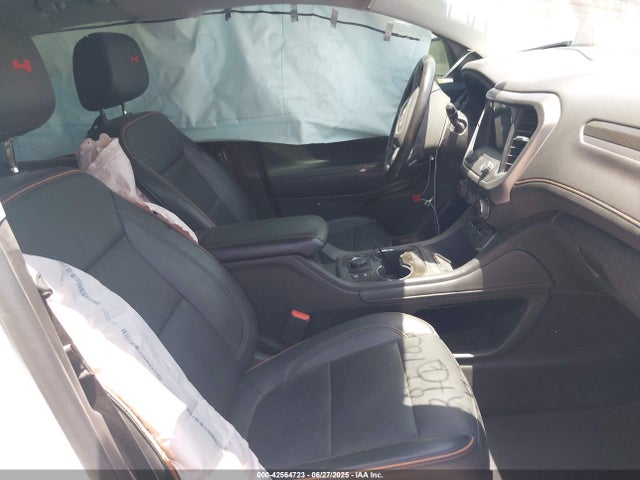 1GKKNLLS6NZ158455 GMC lgx
