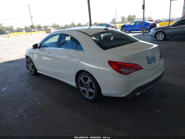 Mercedes-Benz m270 2019 WDDSJ4EB2KN741592 Image 3