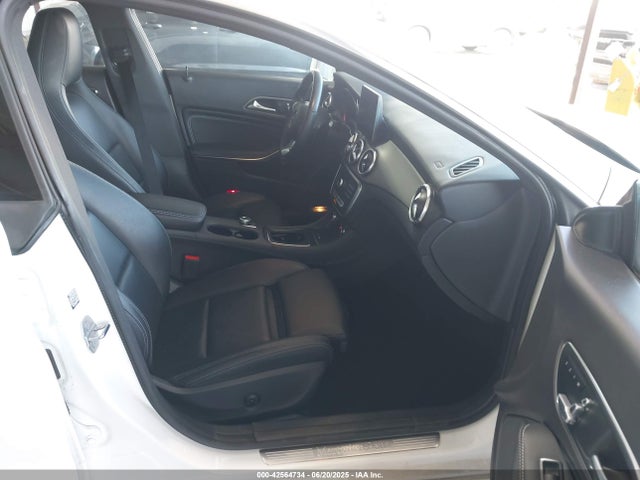 Mercedes-Benz m270 2019 WDDSJ4EB2KN741592 Image 5