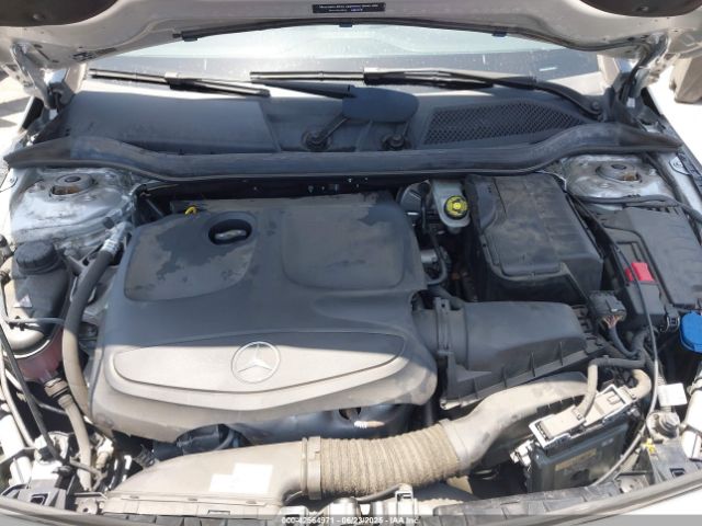 WDDSJ4GB7JN572567 Mercedes-Benz CLA-Class